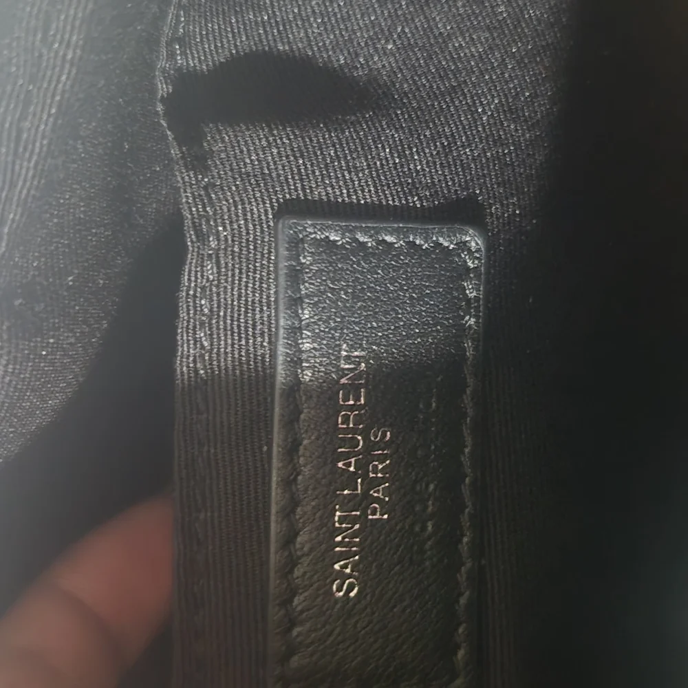 Saint Laurent Black Leather Detail - Picture 2 of 4